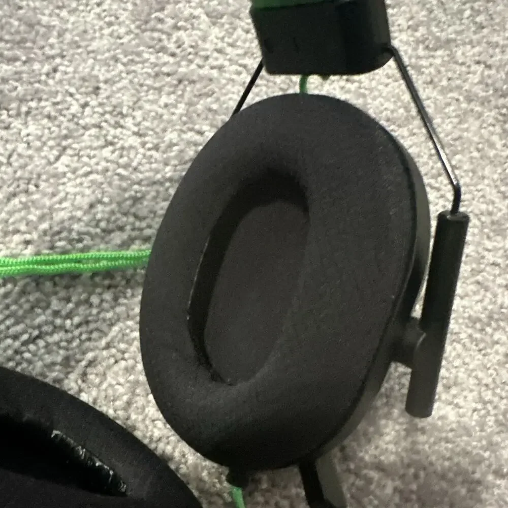 Razer BlackShark V2 SE Wired USB Over-Ear Headset Boom Mic Black/Green